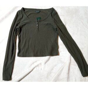 NWT Wild Fable olive green cropped long sleeve shirt Size Small